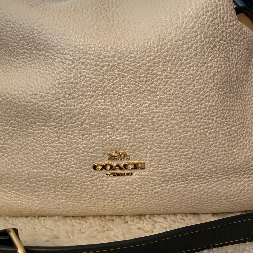 Coach Cream and Black Shoulder Bag - Picture 5 of 16